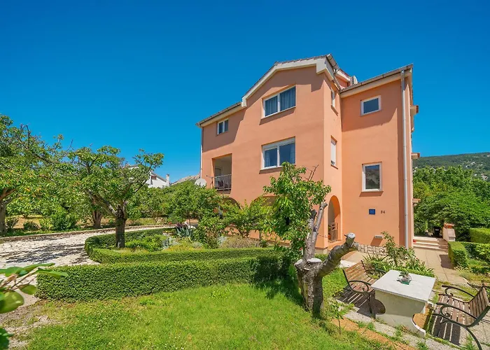 Apartments Lidija In A Quiet Area