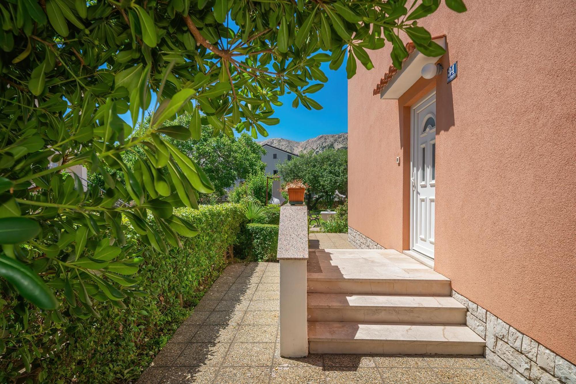 Apartment Lidija In A Quiet Area Baska (Krk)