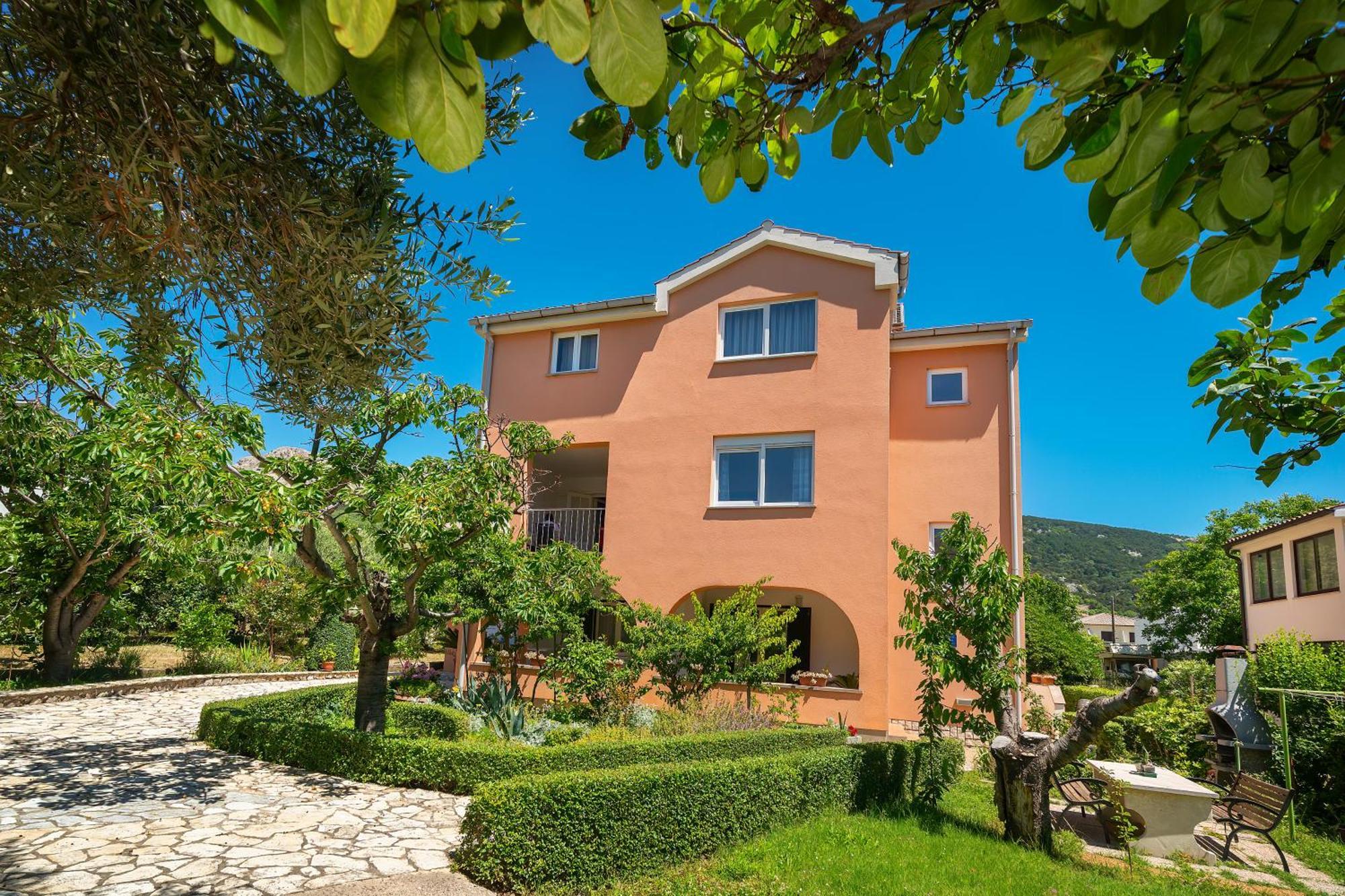 Lidija In A Quiet Area Apartment Baska (Krk)