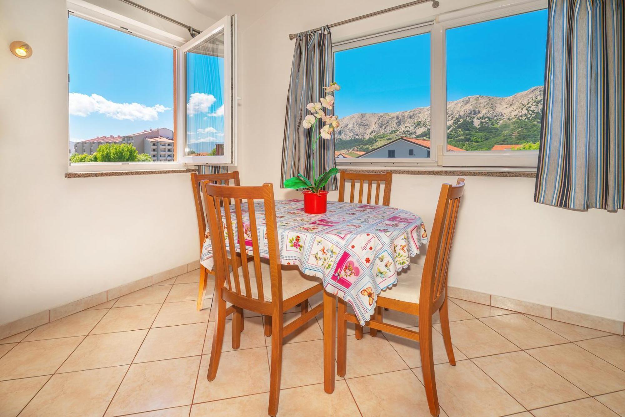 Apartment Lidija In A Quiet Area